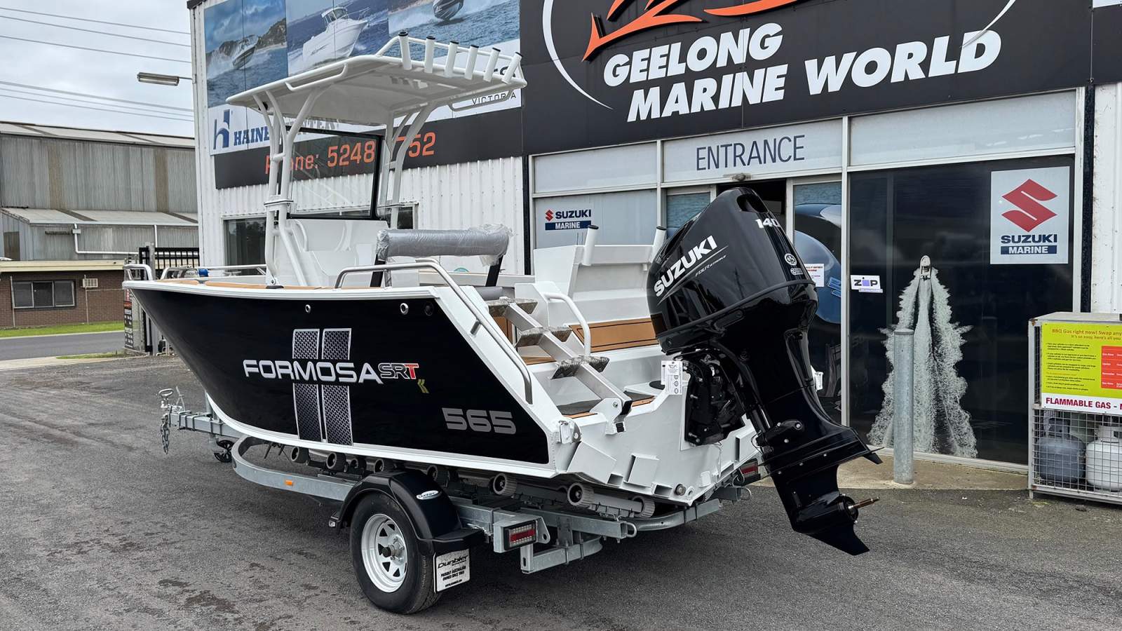 Formosa 565 SRT Centre Console