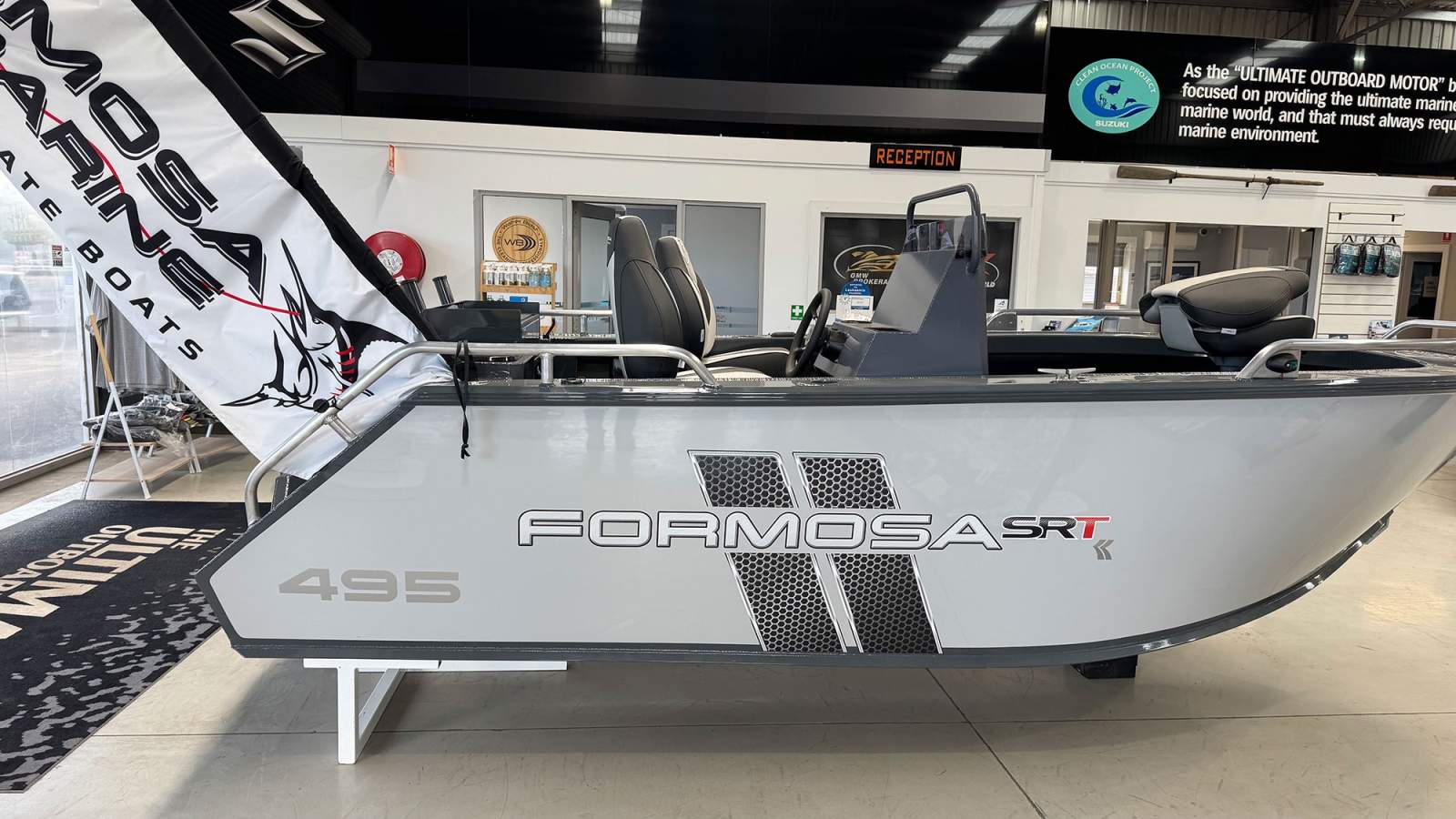 Formosa 495 SRT Side Console