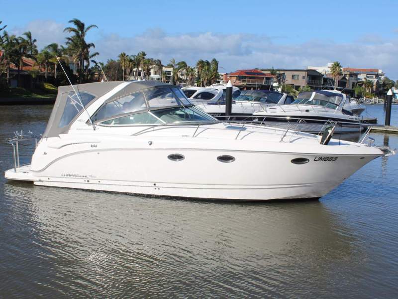 Chaparral 350 Signature Cruiser