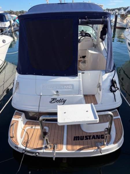 Mustang 2800 Series III NEW ENGINE AND STERNDRIVE