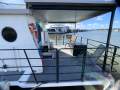 "RENNIE". River Wren Houseboat, One Bed, One Bath.
