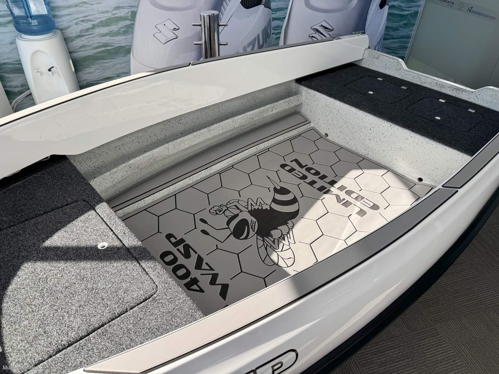 New Haines Hunter 400 Seawasp