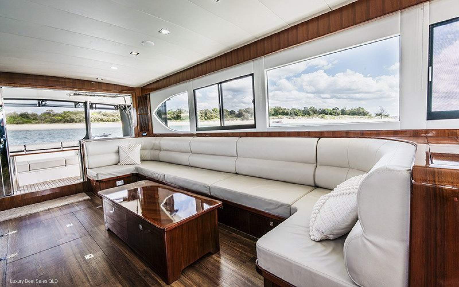 Island Gypsy 650 Motor Yacht