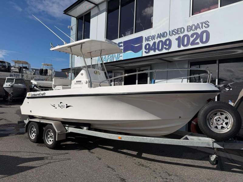 Leisurecraft 6000 Series CC With Suzuki 140HP (57 Hours!)