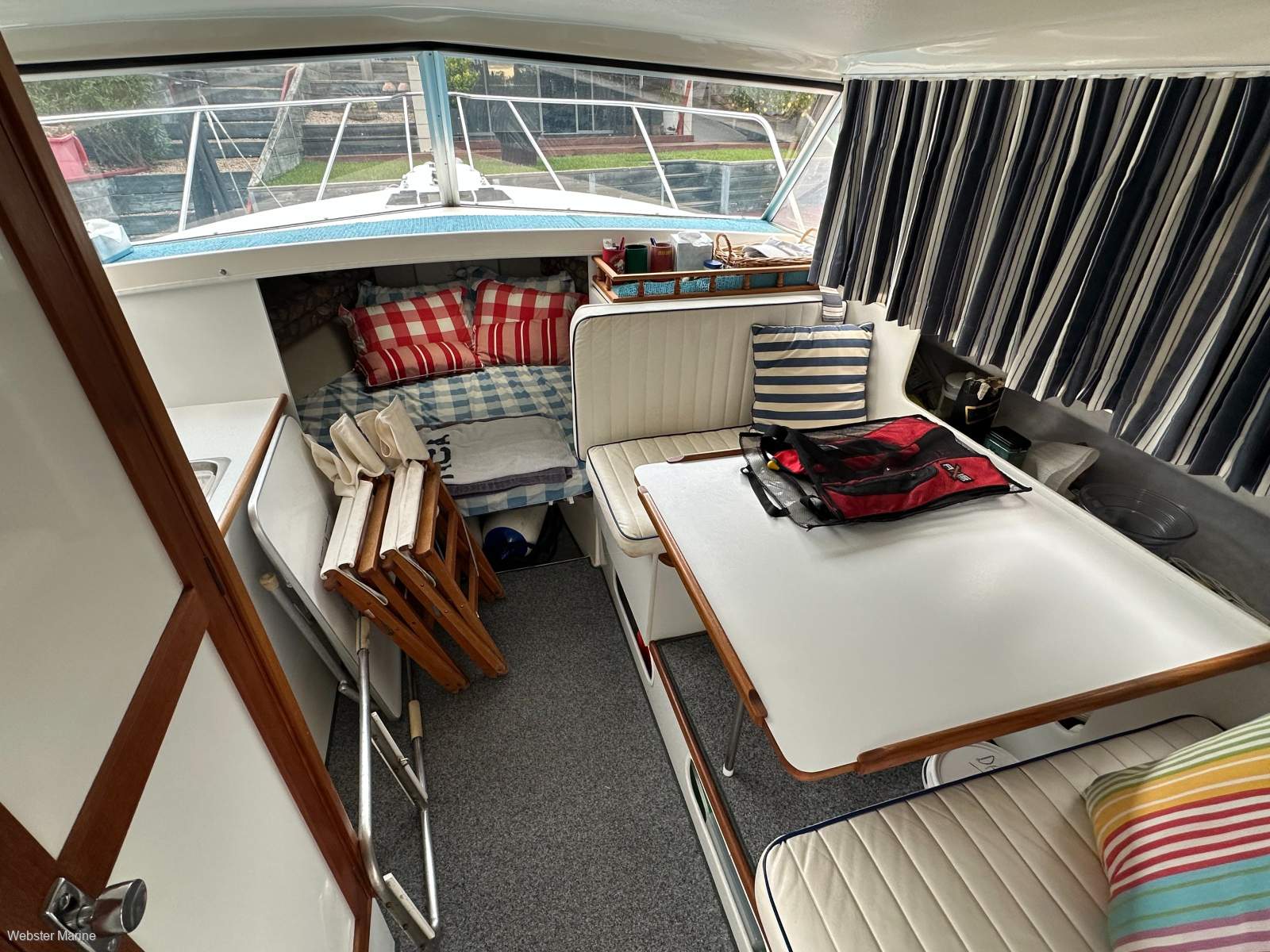 Caribbean 26 Flybridge Cruiser