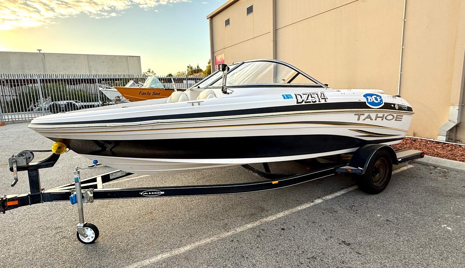 Tahoe Q4 BOWRIDER PROJECT BOAT