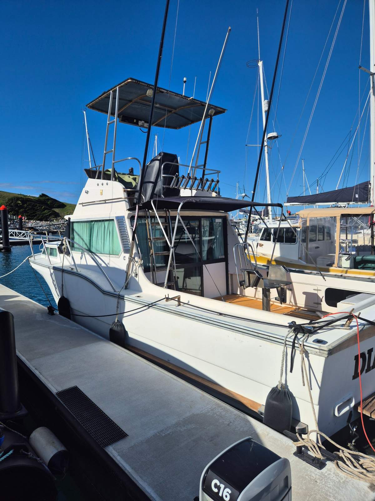 Cresta 32 Flybridge Sportsfish