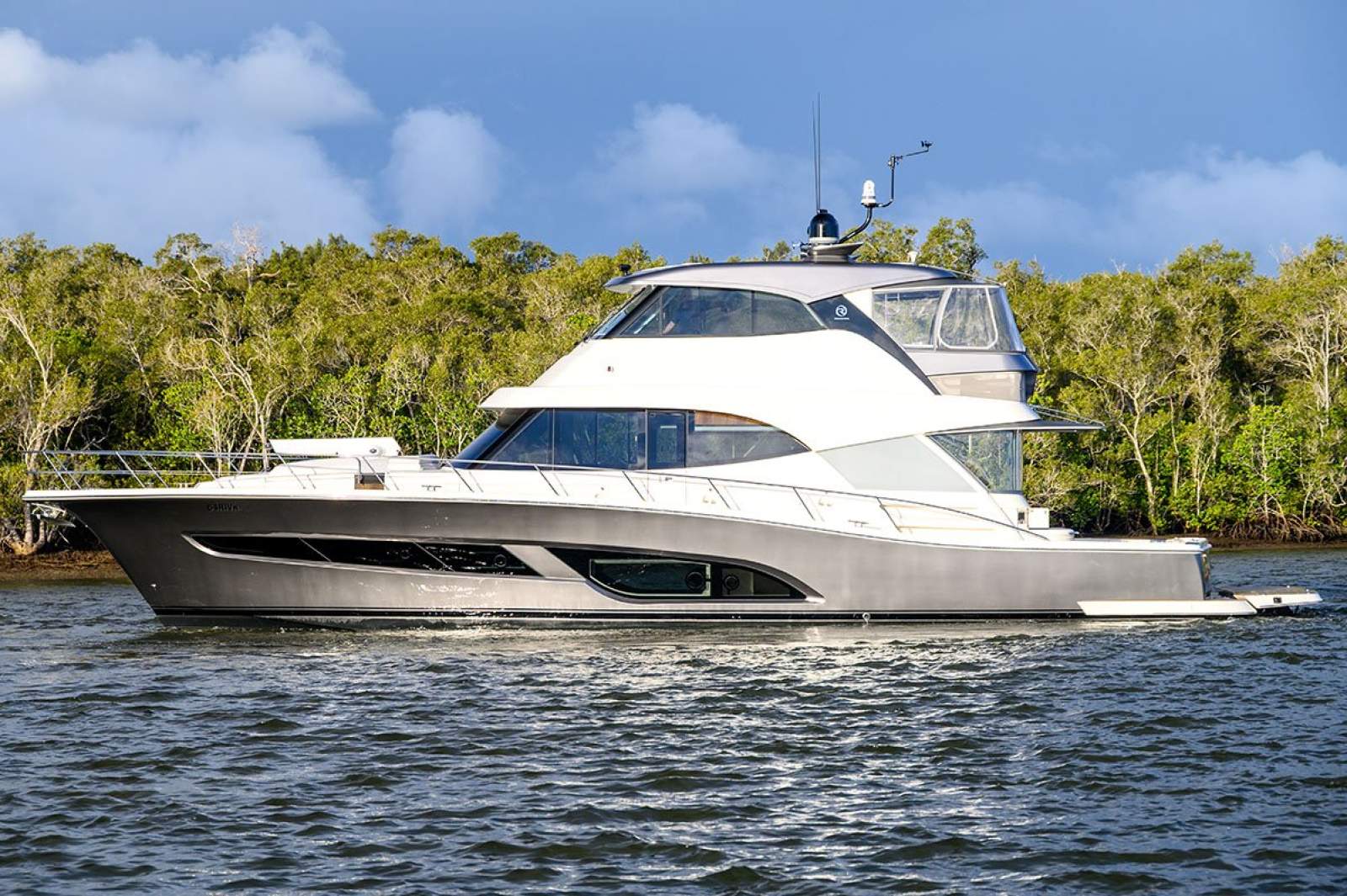 Riviera 64 Sports Motor Yacht Series II