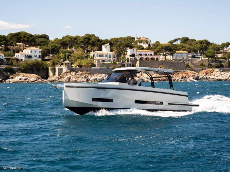 De Antonio Yachts D32