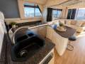 Sea Ray 550 Sedan Bridge