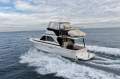 Caribbean 35 Flybridge Cruiser (Cummins 330hp diesels)
