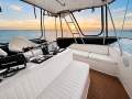 Caribbean 35 Flybridge Cruiser (Cummins 330hp diesels)