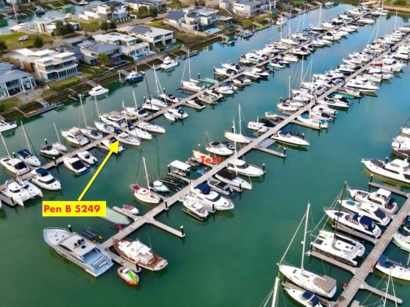 12m pen in Hidden Harbour - B 5249