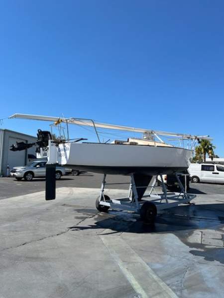 J Boats J24:Clickety Bits on its jinker