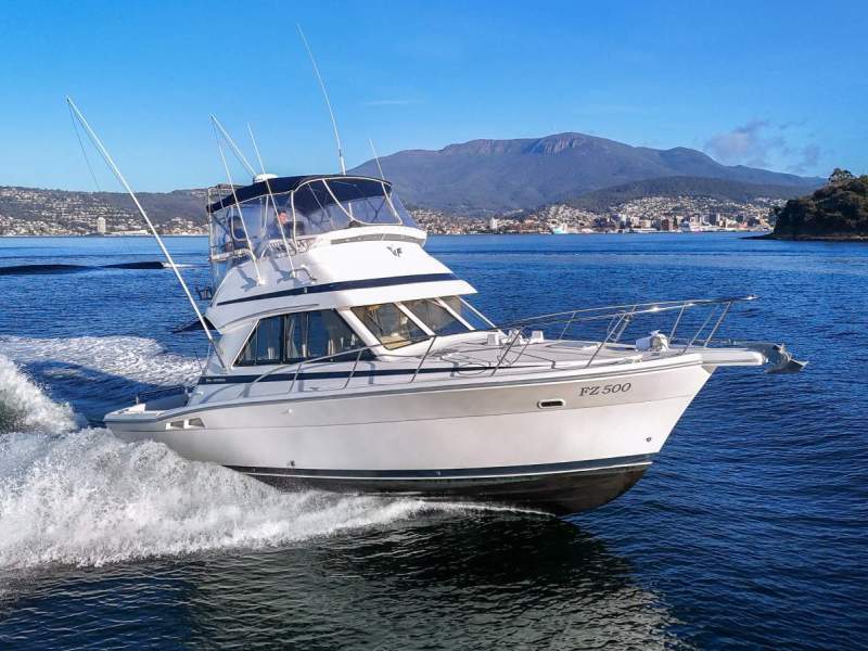 Riviera 36 Platinum Flybridge WONDERFUL CONDITION, LOW HOURS!