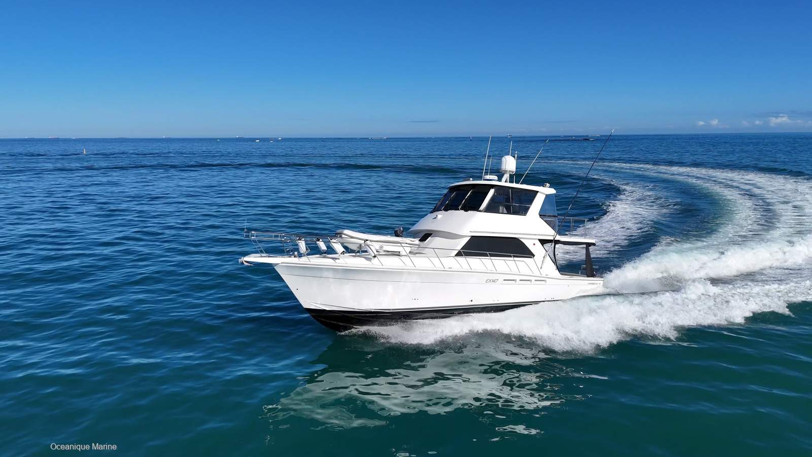Caribbean 47 Flybridge Cruiser *With pen at Hillarys Marina if required*