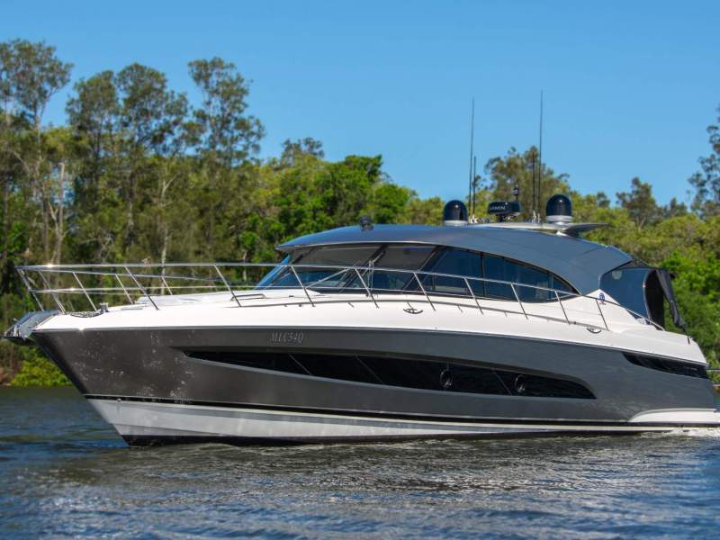 Riviera 5400 Sport Yacht Platinum Edition