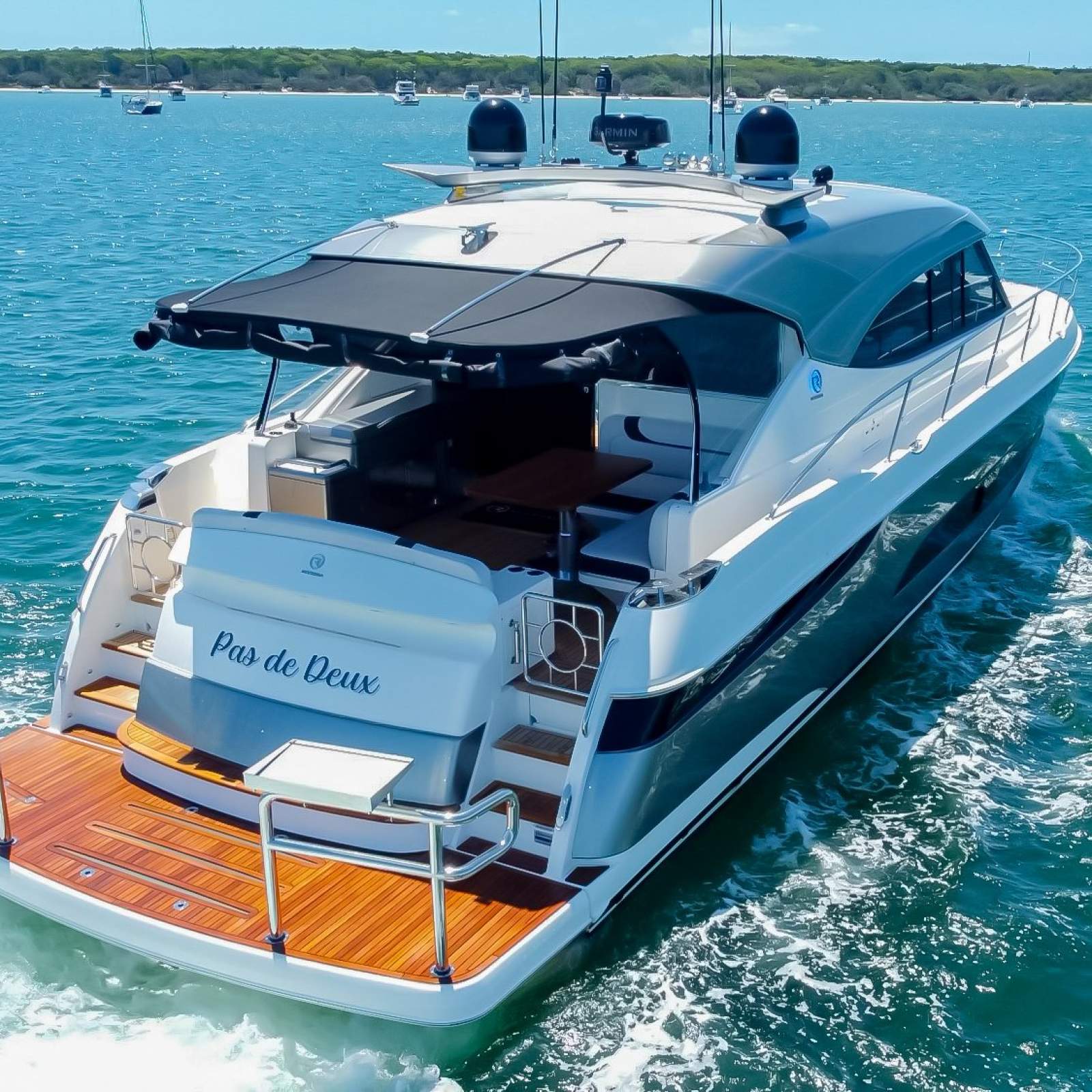 Riviera 5400 Sport Yacht Platinum Edition