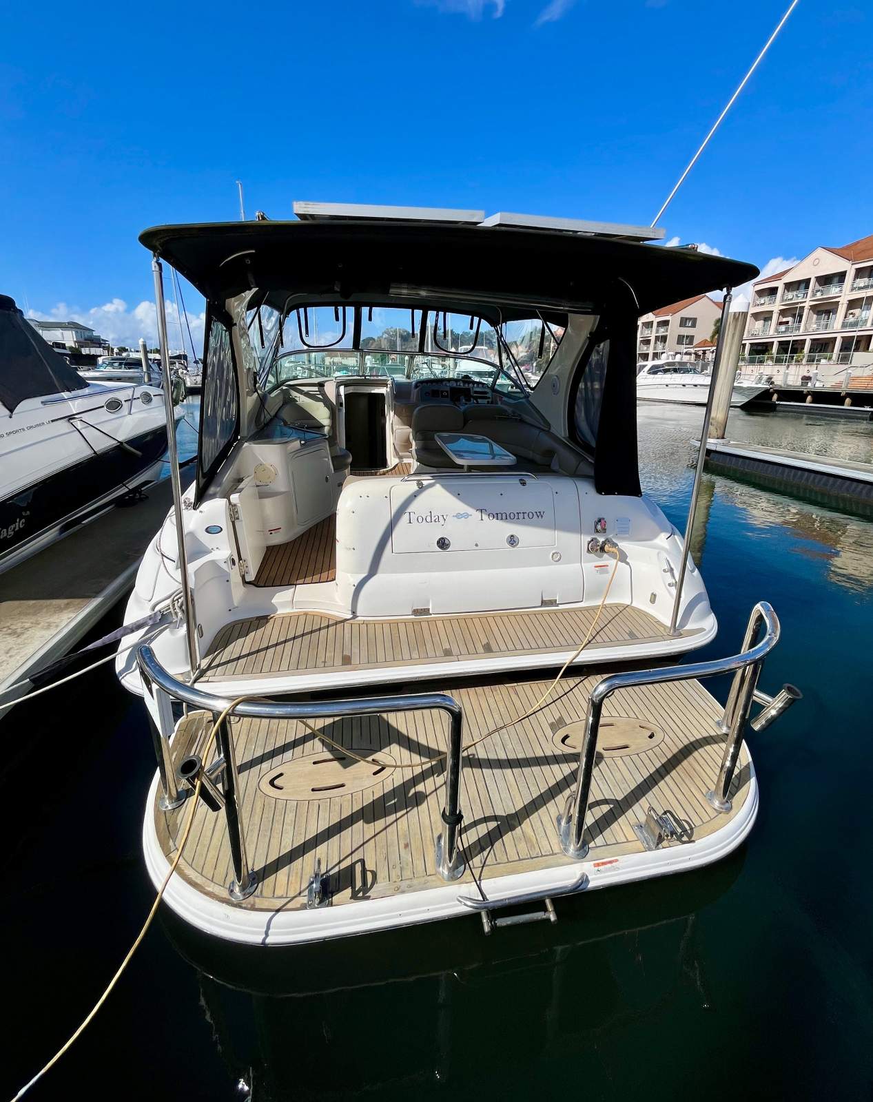 Larson Cabrio 370