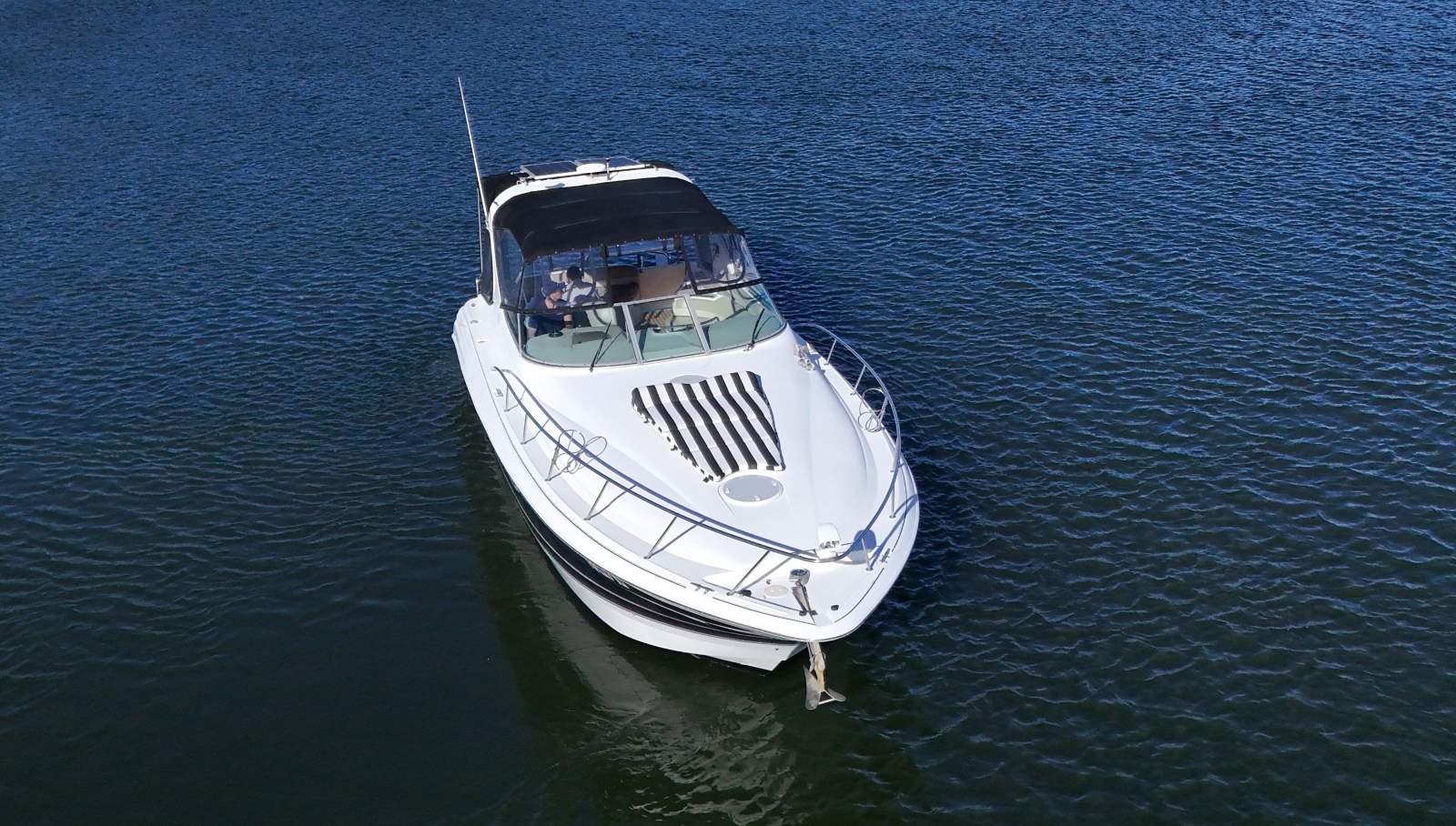 Larson Cabrio 370