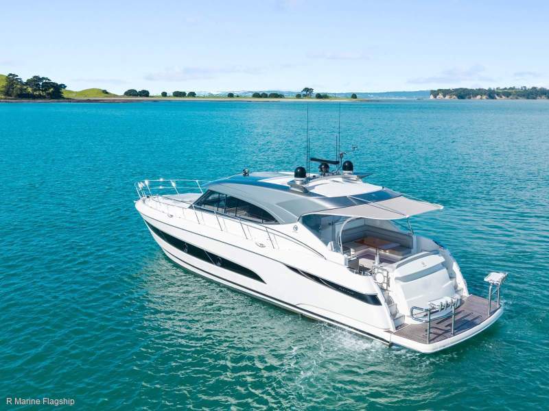 Riviera 5400 Sport Yacht Platinum Edition