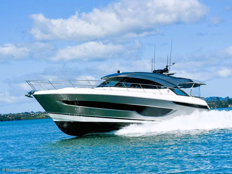 Riviera 4600 Sport Yacht