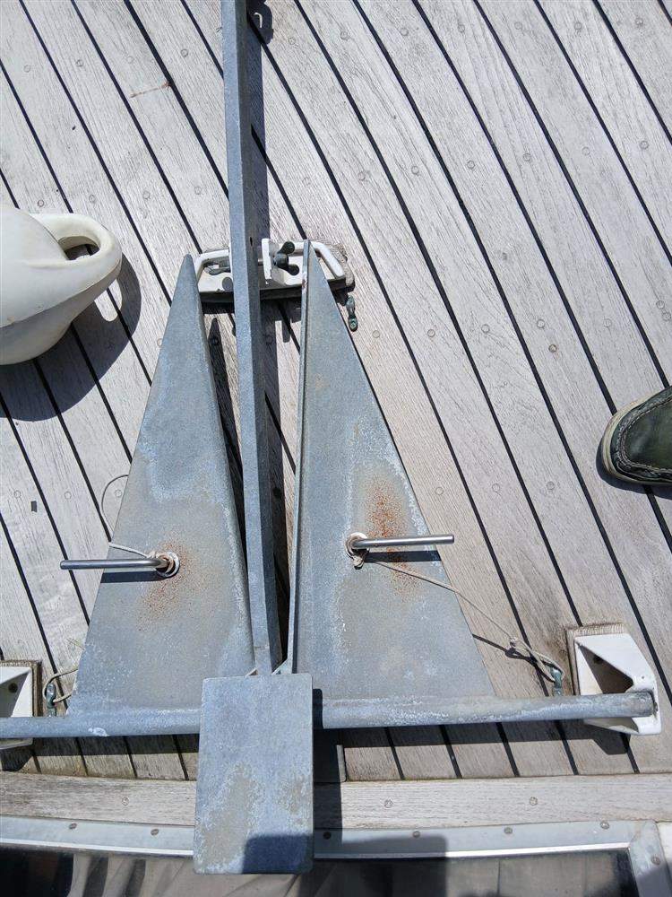 Custom Fairey Super Swordsman 33