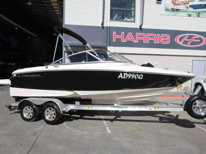 Regal 1900 ES Bowrider