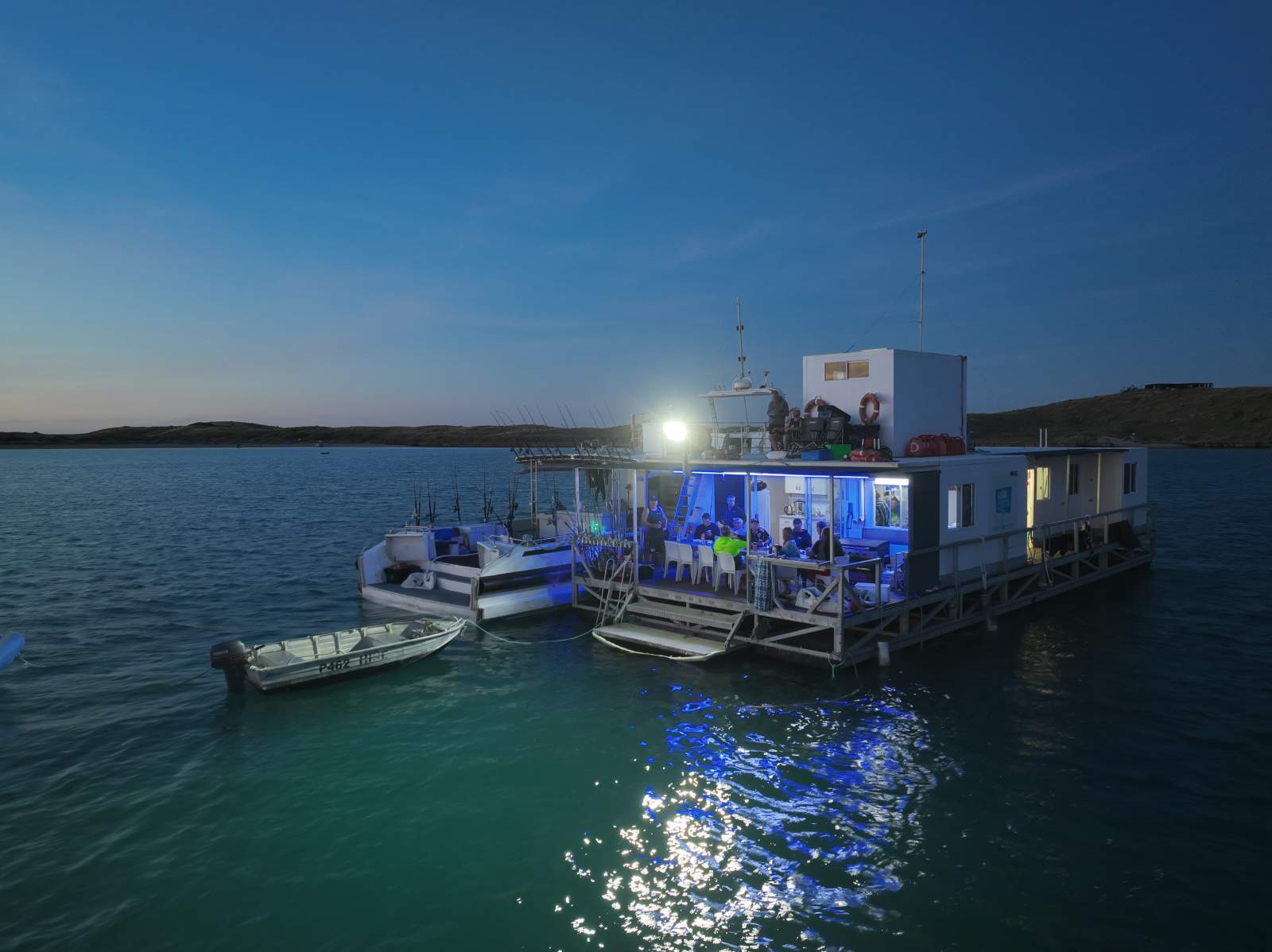 Alucraft Charter Houseboat 14 pax
