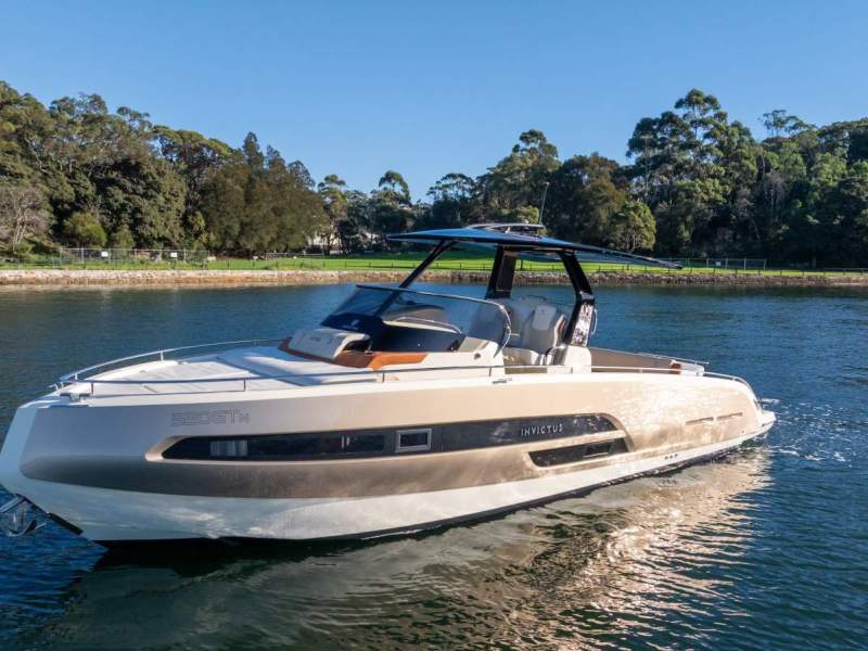 Invictus 320 GT