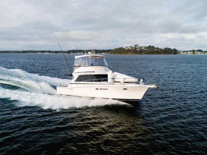 Riviera 39 Flybridge Cruiser Great all rounder cruiser perfect for offshore