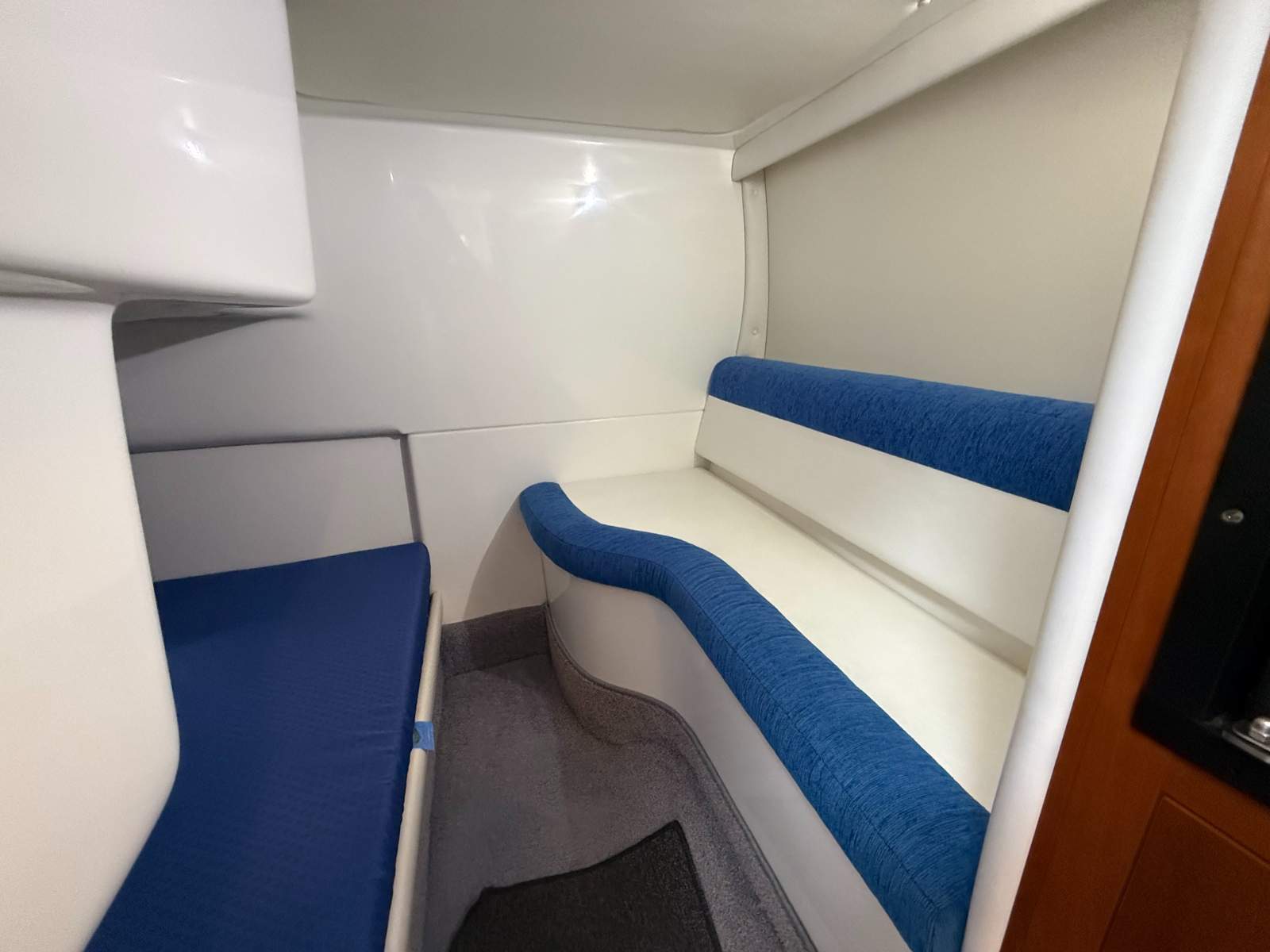 Sunrunner 3300 Sports Cruiser &ndash;  NAUTILUS