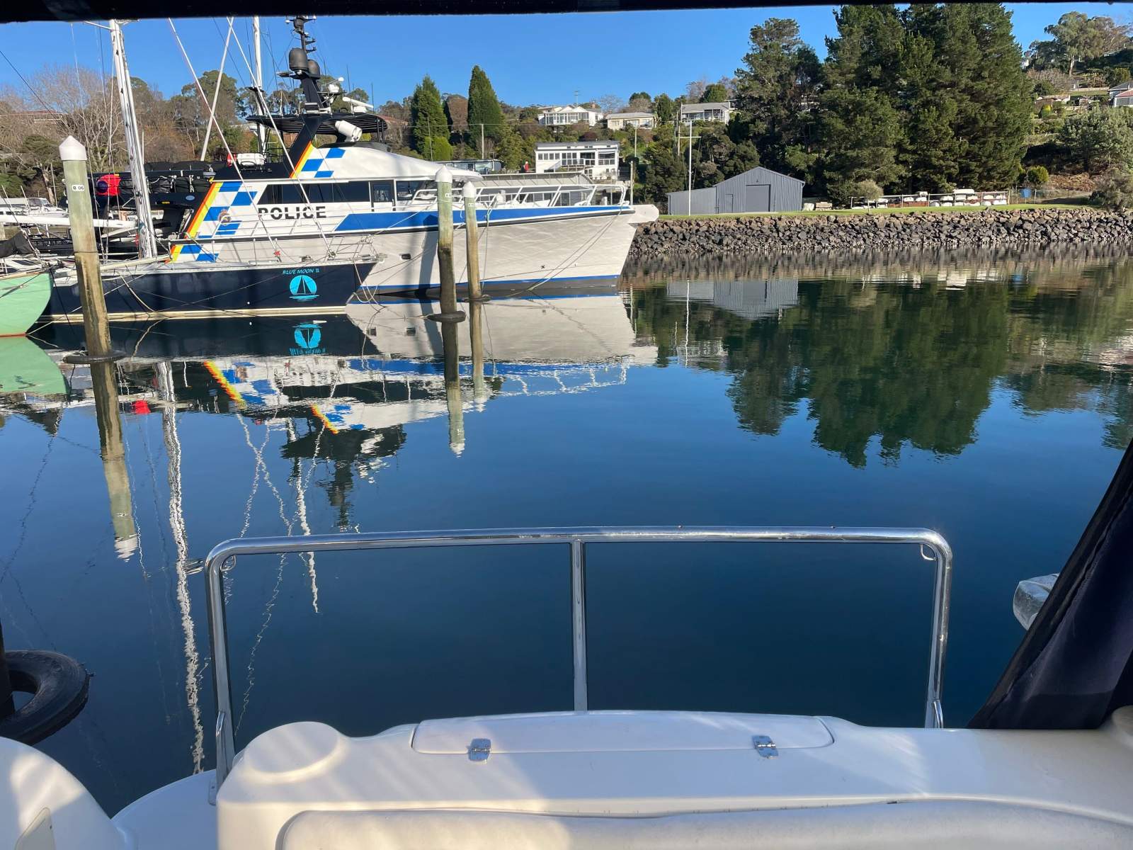 Sunrunner 3300 Sports Cruiser &ndash;  NAUTILUS