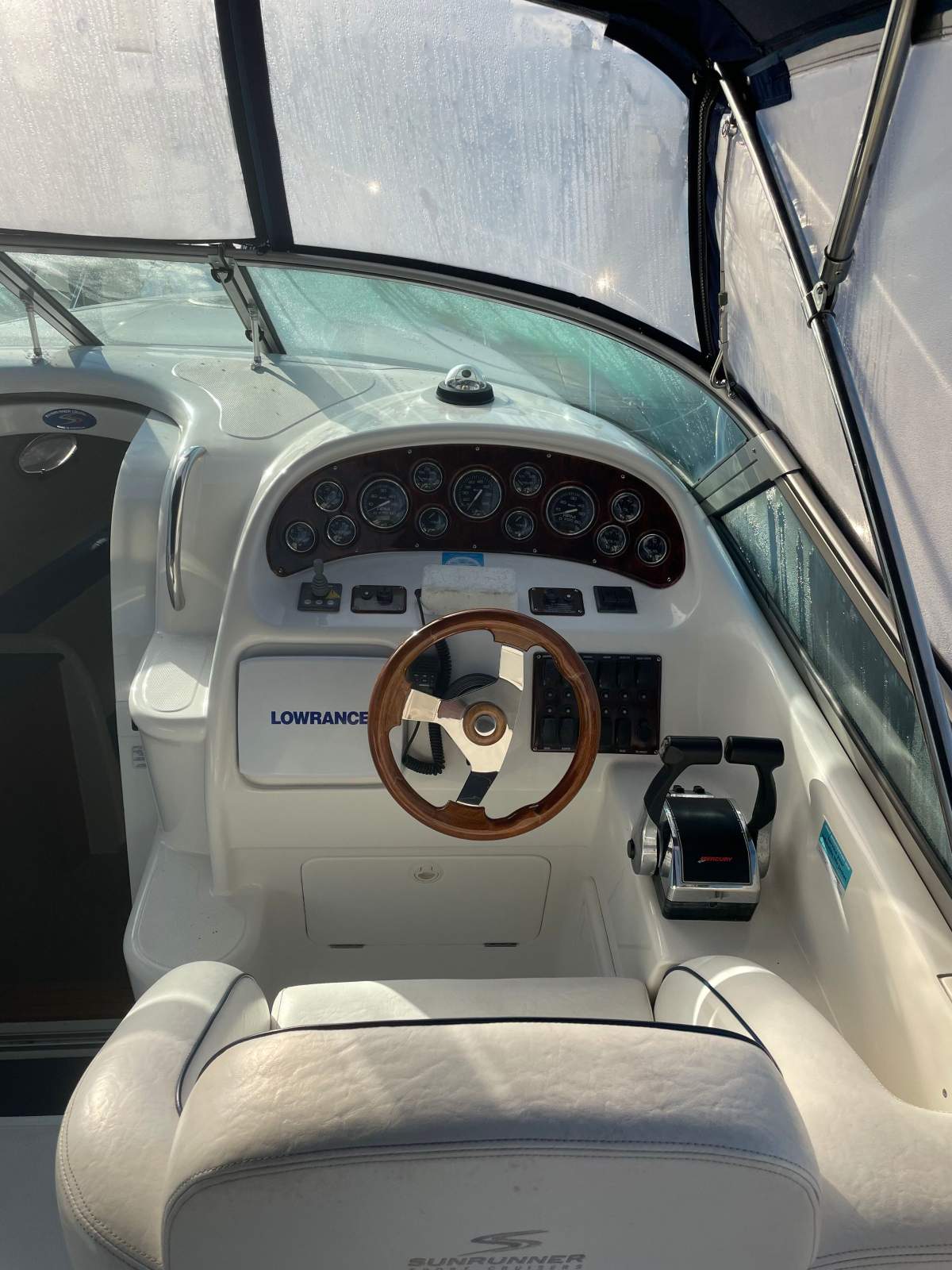 Sunrunner 3300 Sports Cruiser &ndash;  NAUTILUS