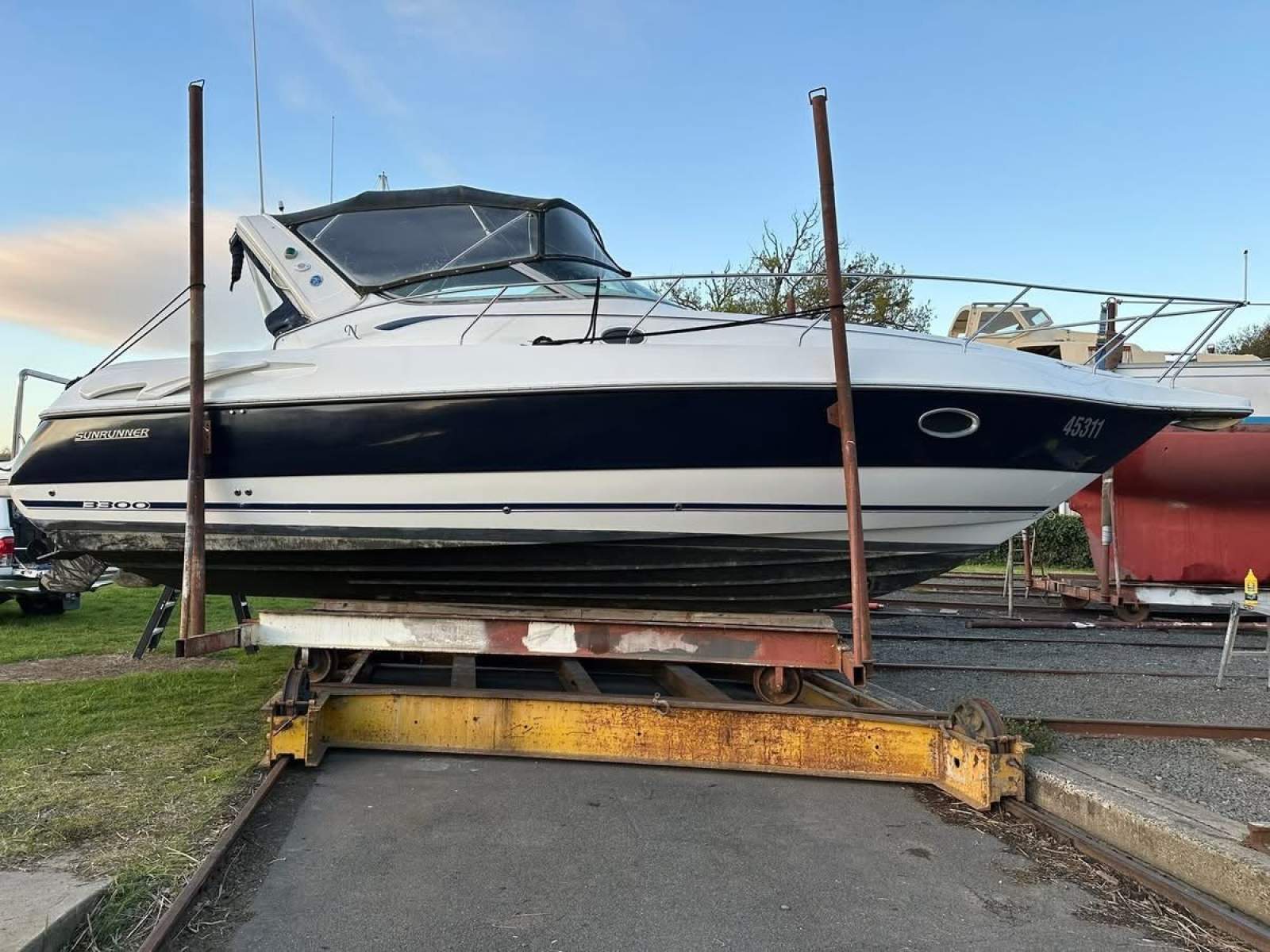Sunrunner 3300 Sports Cruiser &ndash;  NAUTILUS