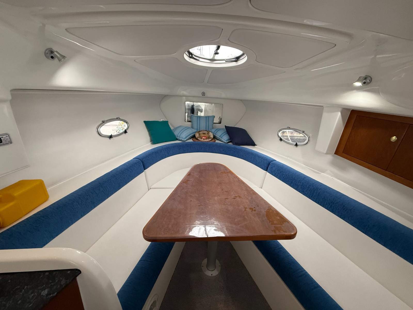 Sunrunner 3300 Sports Cruiser &ndash;  NAUTILUS