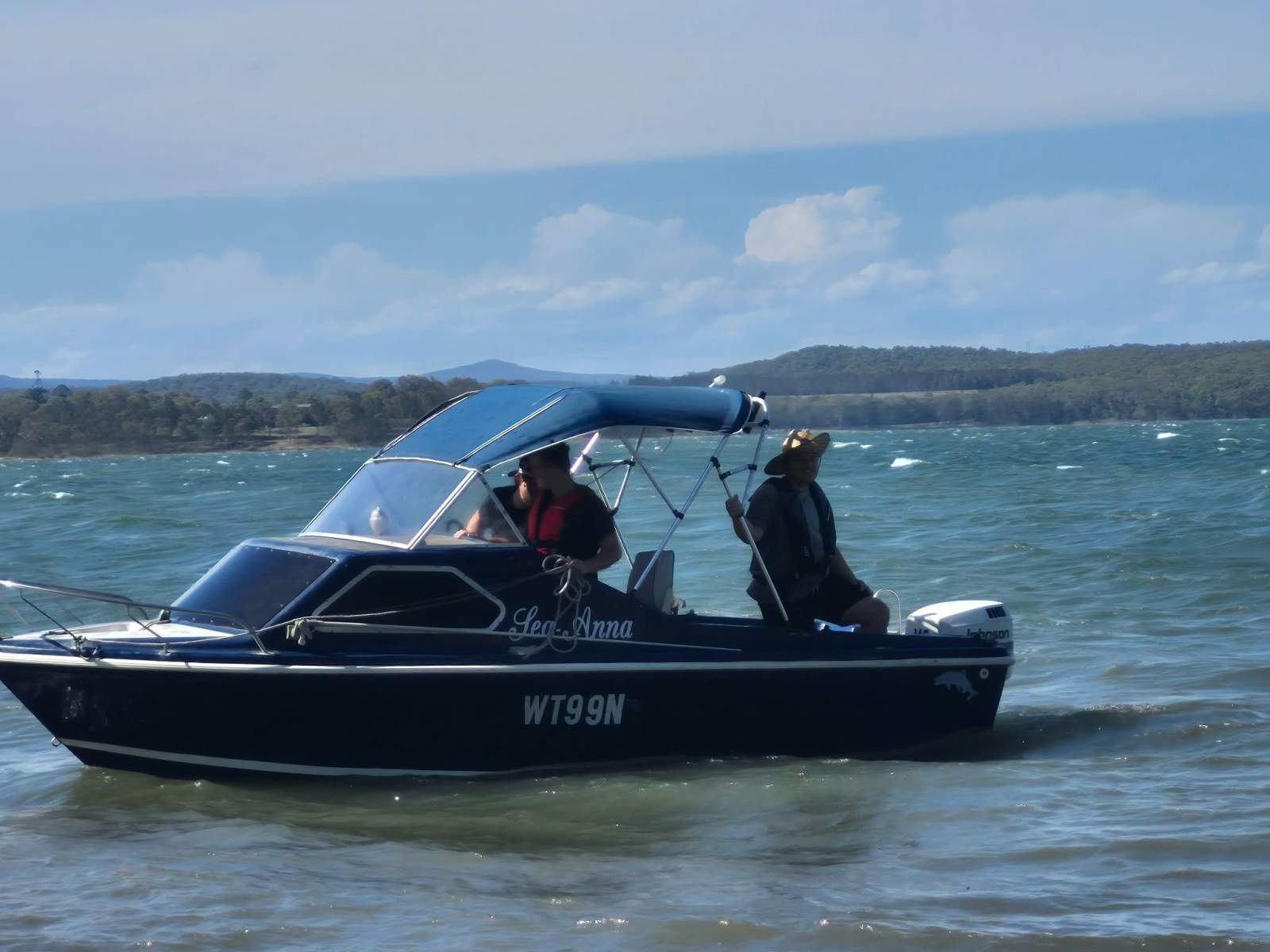 Bertram 5.26m Half cabin