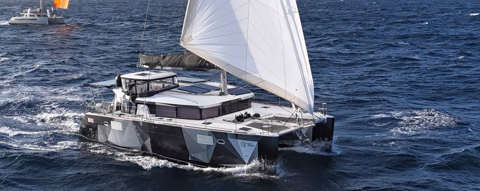 Lagoon 450 Sports Top