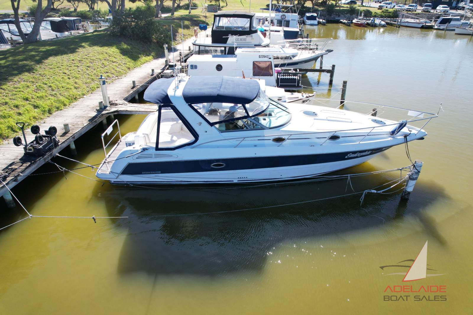 Mustang 3800 LE Sportscruiser repowered Mercruiser 383 Mag Mpi engines