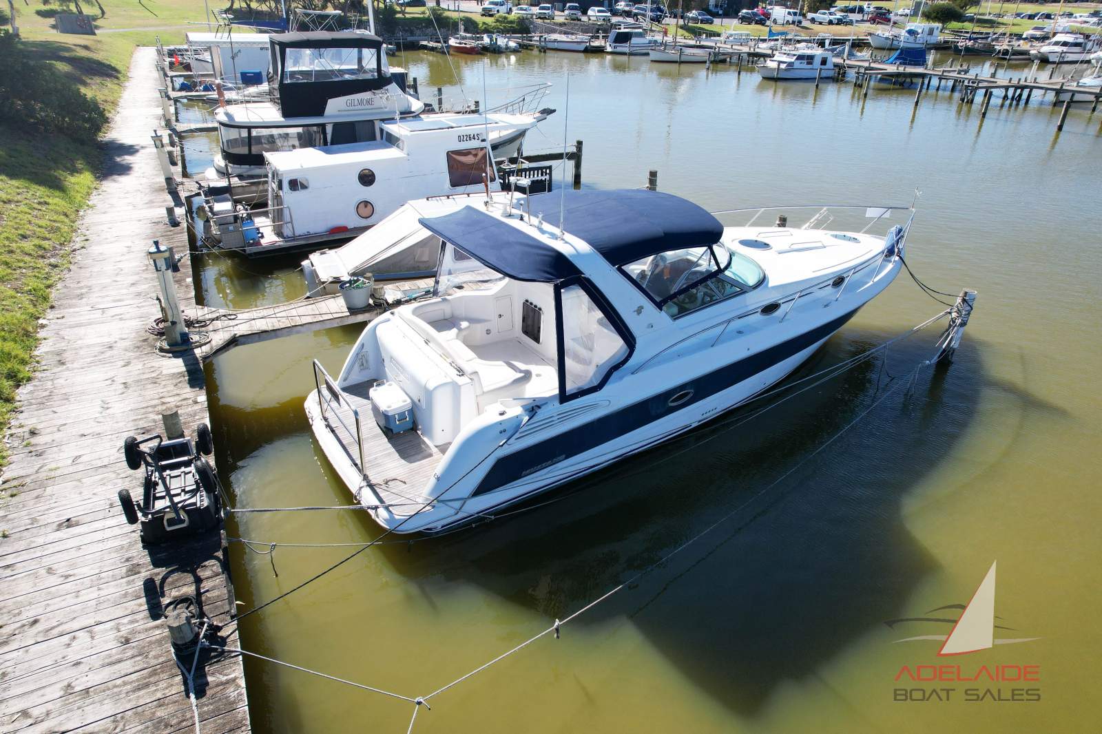 Mustang 3800 LE Sportscruiser repowered Mercruiser 383 Mag Mpi engines