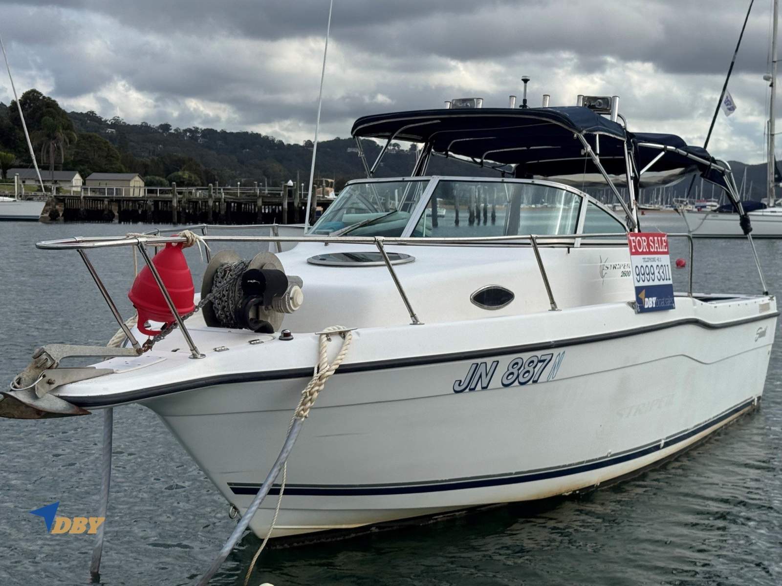 Seaswirl Striper 2601 Walk Around