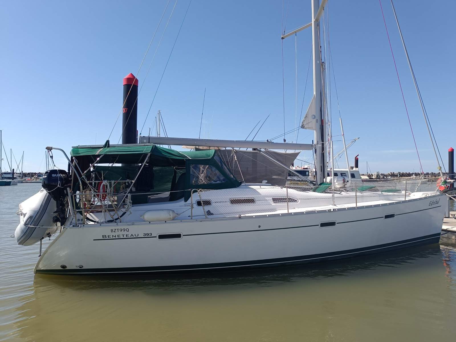 Beneteau Oceanis 393 Shoal draft version