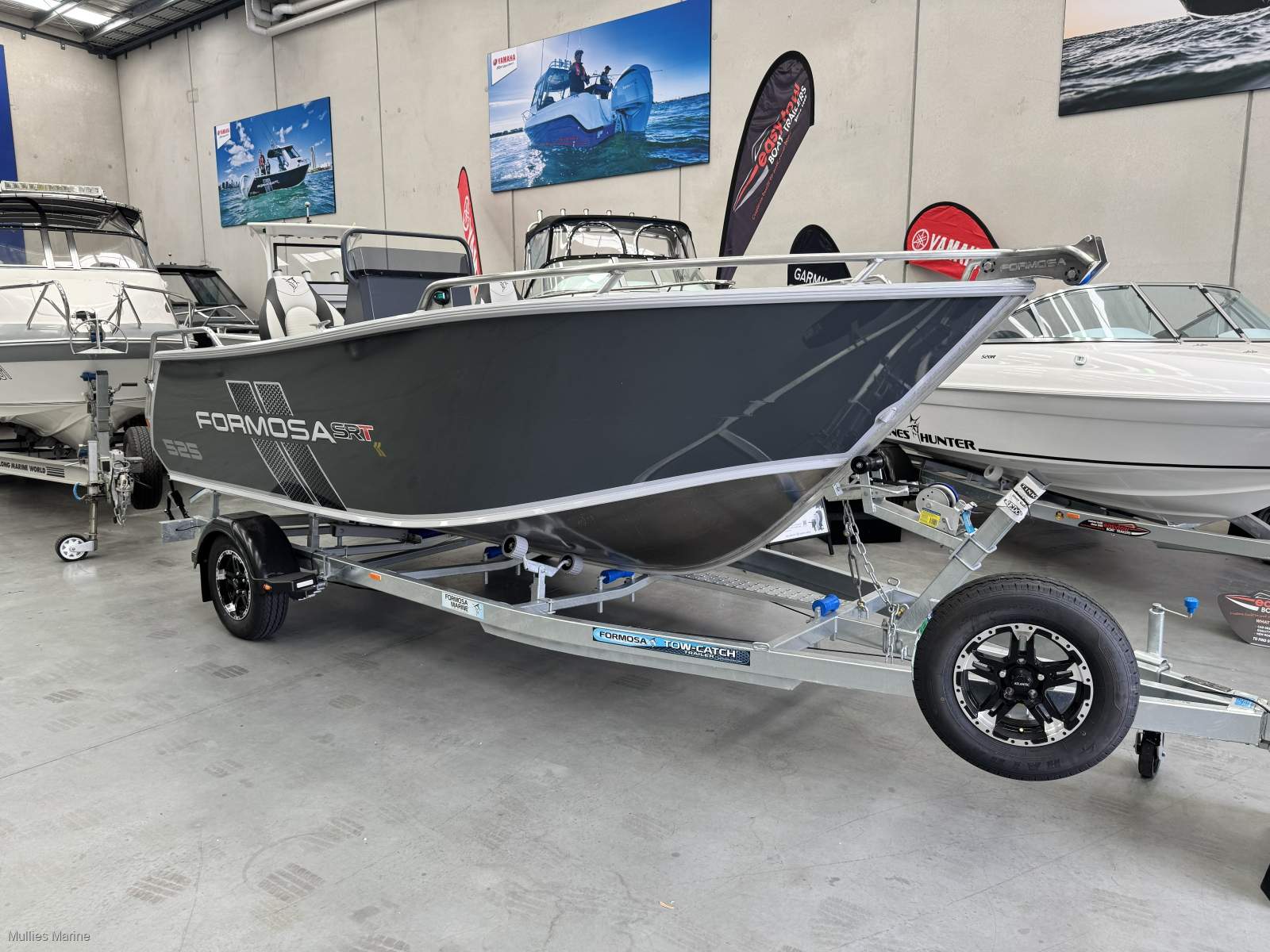 Formosa 525 SRT Side Console