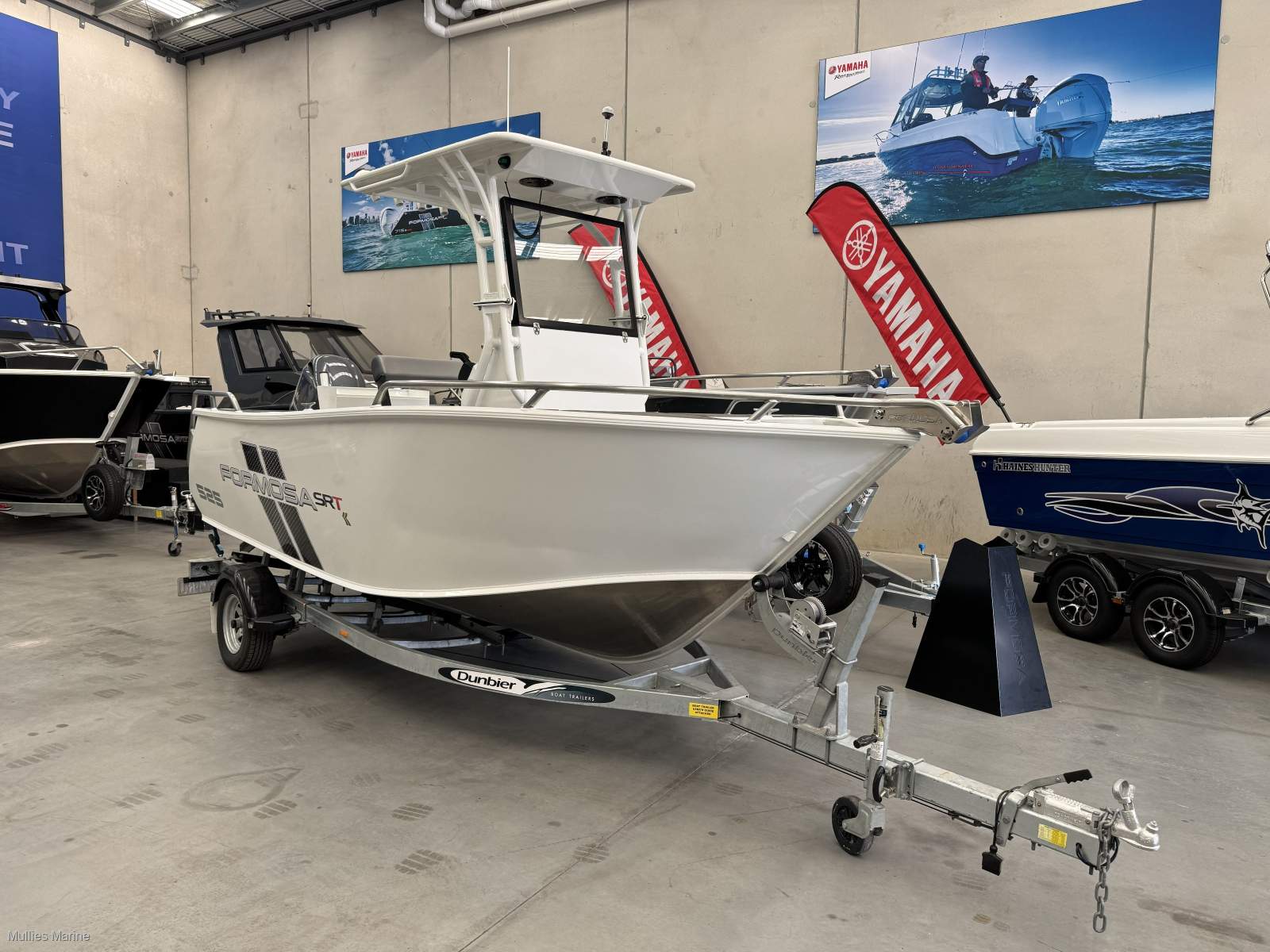 Formosa 525 SRT Centre Console