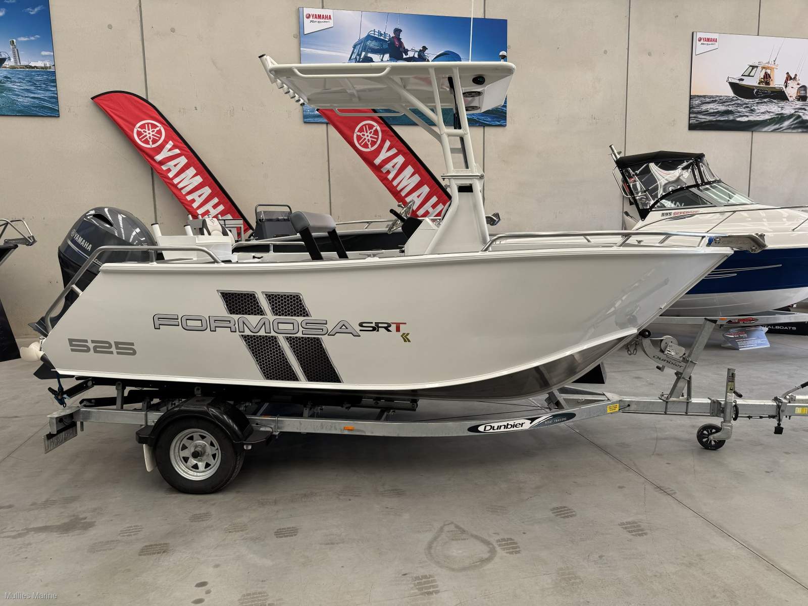 New Formosa 525 SRT Centre Console