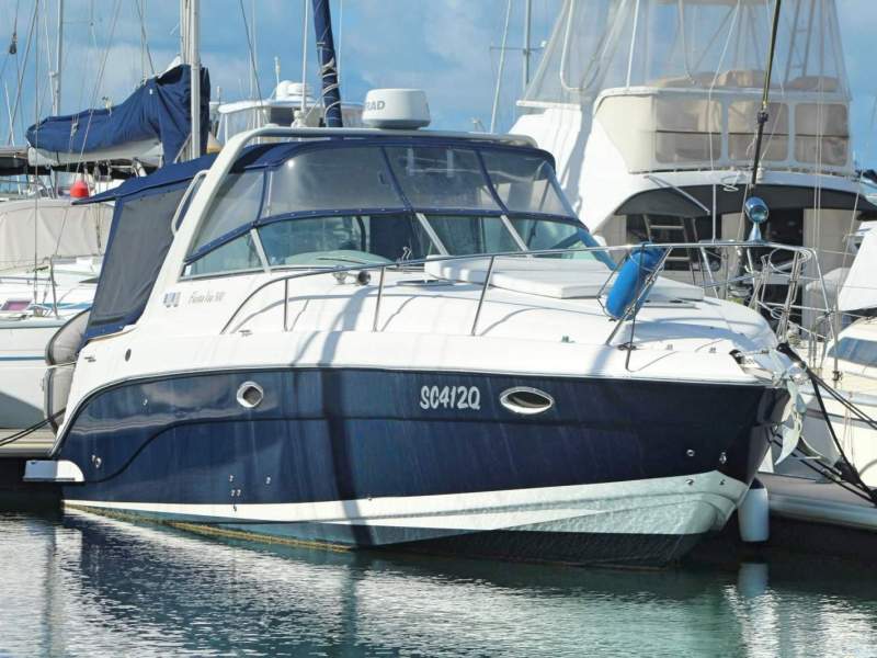 Rinker 300 Fiesta Vee