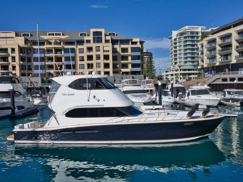 Riviera 51 Enclosed Flybridge