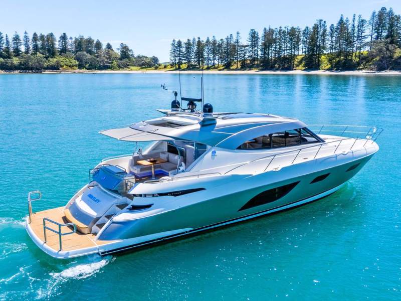 Riviera 6000 Sport Yacht Platinum