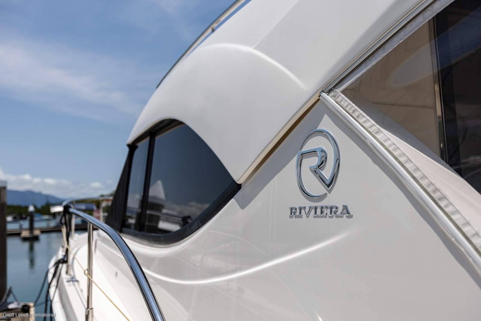 Riviera 3600 Sport Yacht