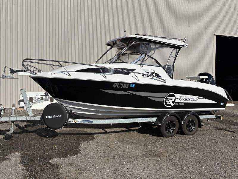 Revival 640 Offshore Hard Top Like New